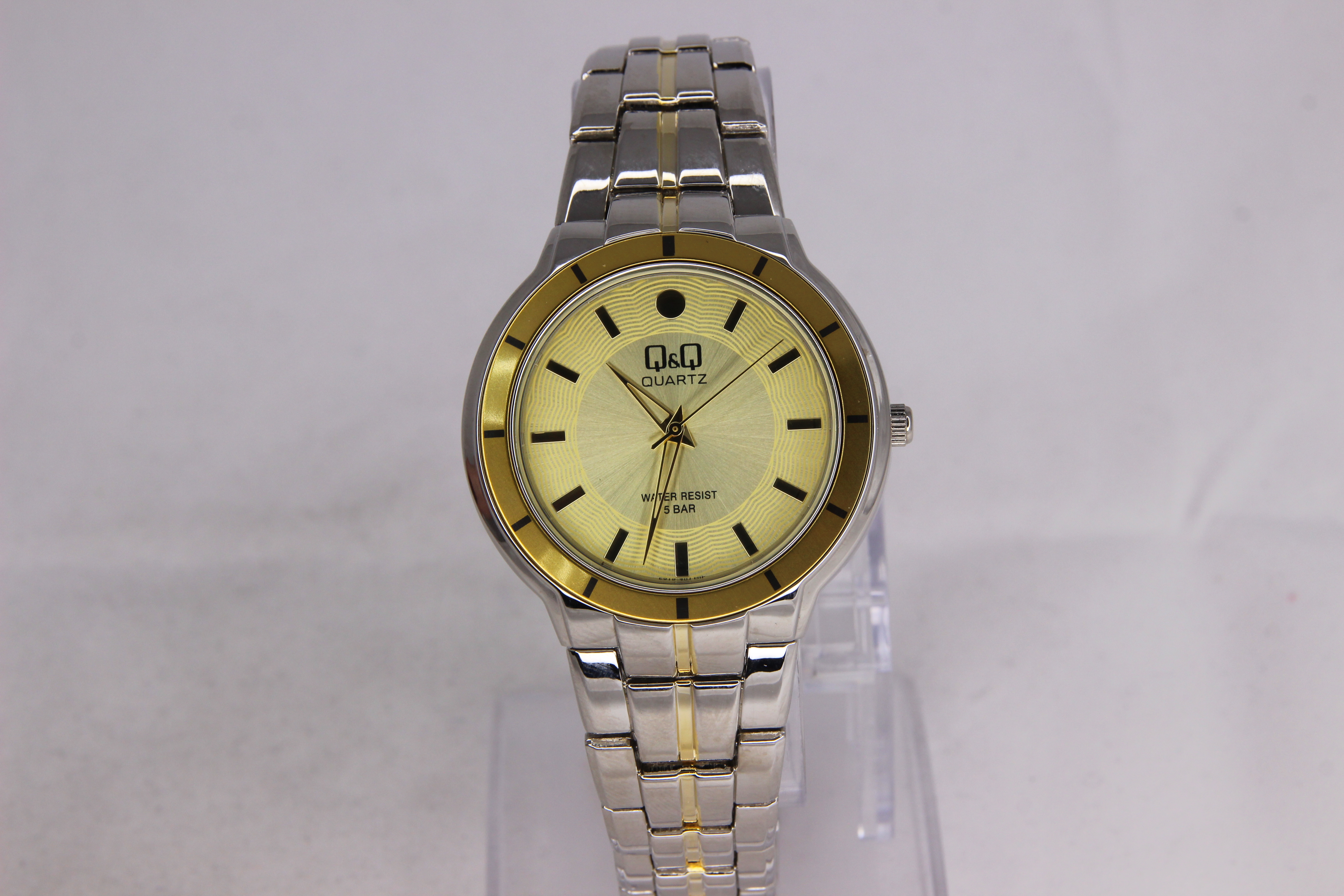 Q&Q F515-401Y